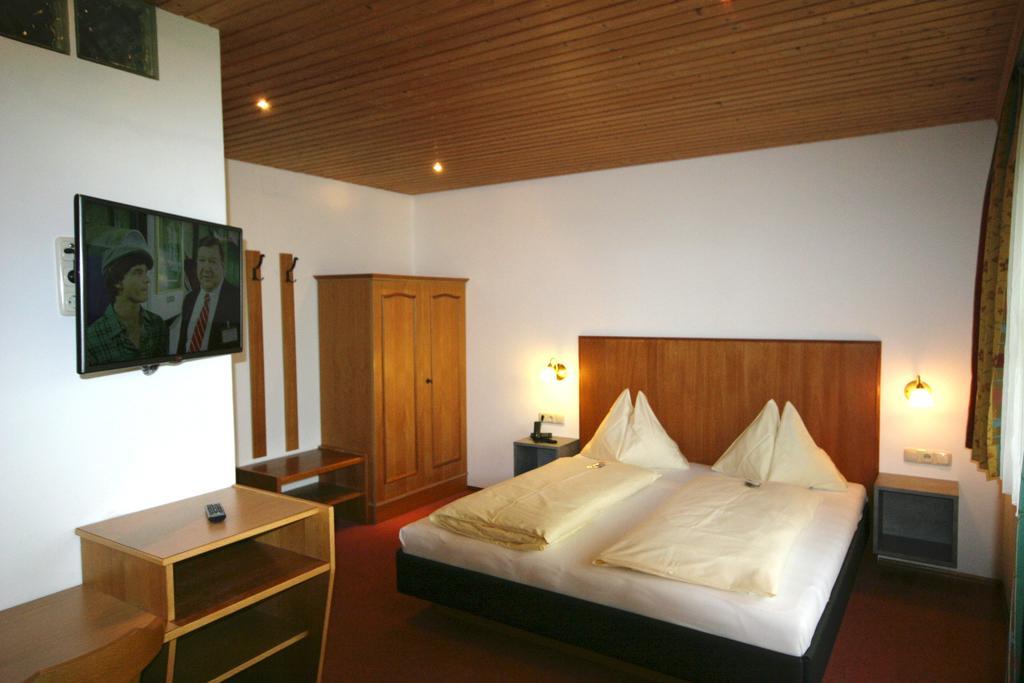 Hotel-Pension Stallinger ワイレック エクステリア 写真