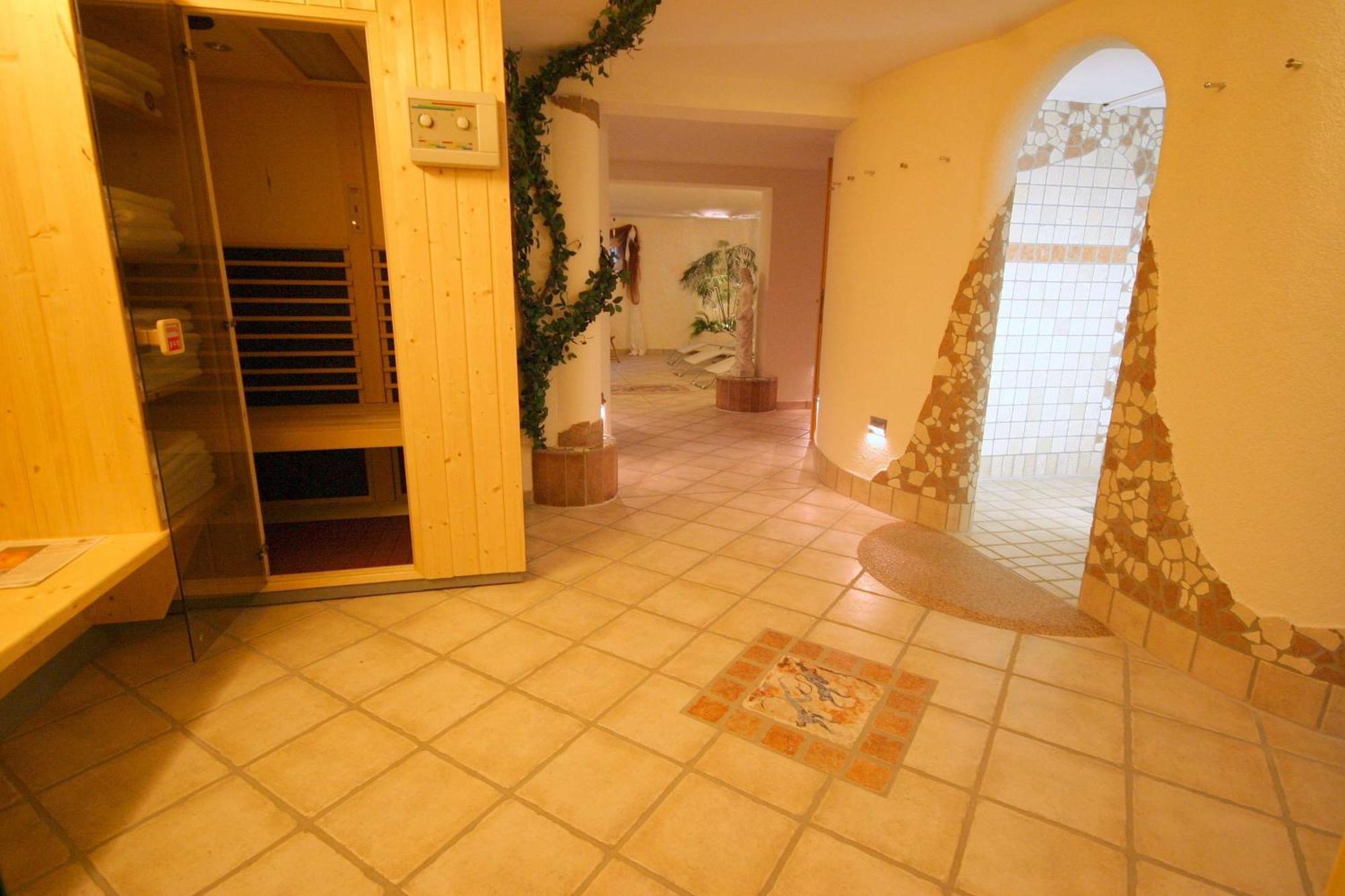 Hotel-Pension Stallinger ワイレック エクステリア 写真