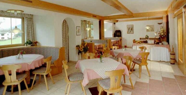 Hotel-Pension Stallinger ワイレック エクステリア 写真